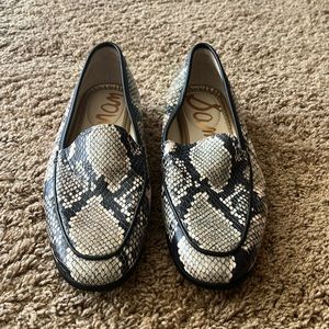 I have too many shoes and need to clean out my closet!